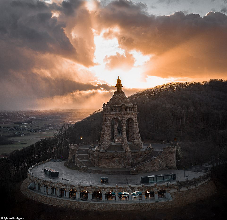 Ảnh Cầu V&agrave;ng vượt hơn 10.000 ảnh gi&agrave;nh chiến thắng cuộc thi Architecture 2020 - Ảnh 9.