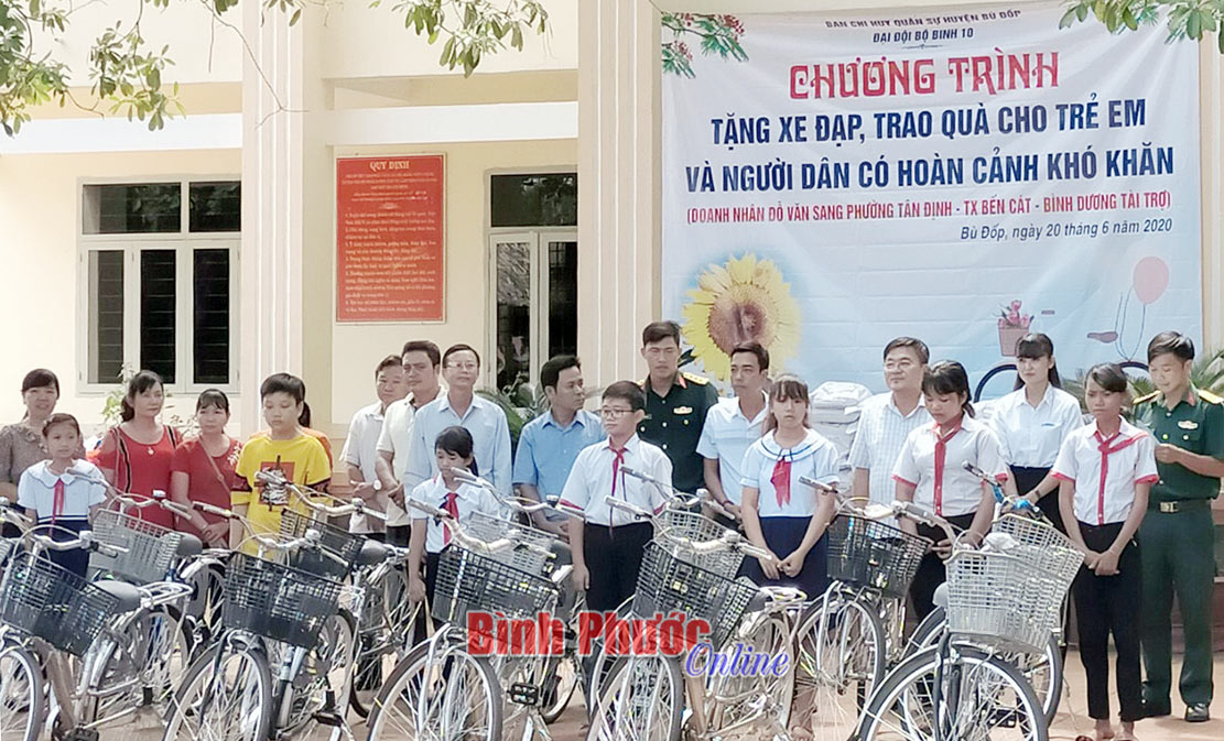 15 xe đạp tặng học sinh nghèo