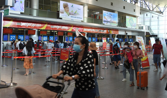 Từ 0h ngày 12-8, tiếp tục dừng các chuyến bay chở khách đến Đà Nẵng - Ảnh 1.