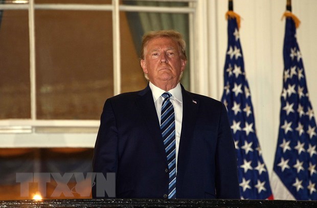 Tong thong Donald Trump da ngung dung thuoc dieu tri COVID-19 hinh anh 1
