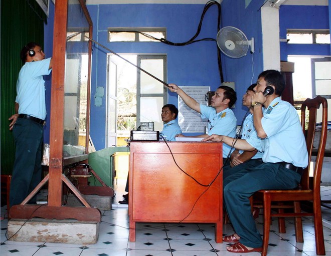 Cán bộ, chiến sỹ đảo Trường Sa Lớn luyện tập sẵn sàng chiến đấu