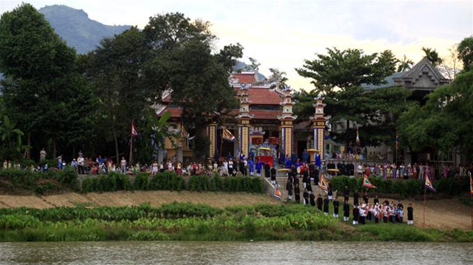 Lễ hội văn hóa truyền thống tôn tạo thêm nét đẹp sông Hương