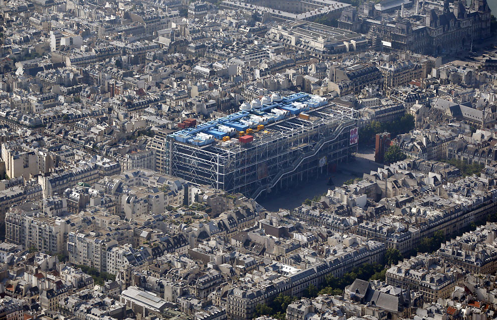 Trung t&acirc;m nghệ thuật v&agrave; văn ho&aacute; quốc gia Georges Pompidou, hay c&ograve;n gọi l&agrave; Beaubourg, 14/07/2013.
