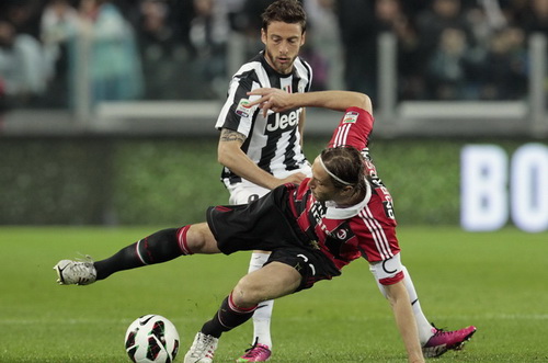 Thất thủ trước Juventus, AC Milan ngày càng xa top 2