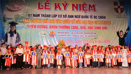 106 học viên Anh ngữ được tôn vinh