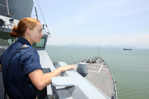 TÀU USS CHUNG HOON - ẢNH NGUYỄN TÚ