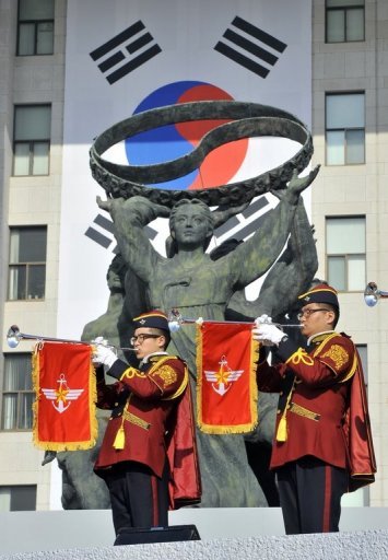 Bà Park Geun Hye tuyên thệ nhậm chức 