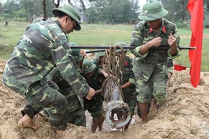 Xử lý an toàn quả bom nằm gần khu dân cư ở Đăk Nông