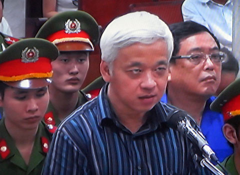 thần sắc, bầu Ki&ecirc;n, thay đổi, hầu t&ograve;a, 30 năm t&ugrave;