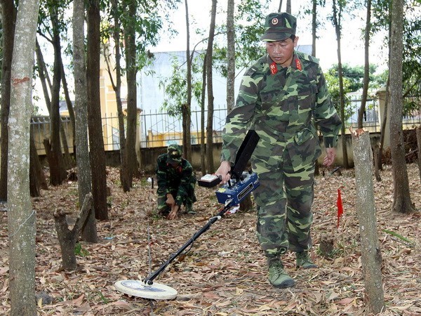 Di dời an toàn quả bom 125kg sót lại sau chiến tranh