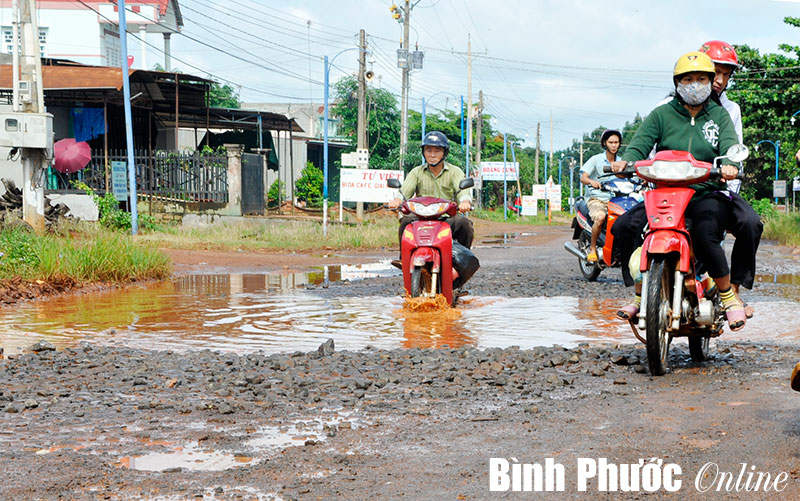 Nỗi khổ đường xuống cấp