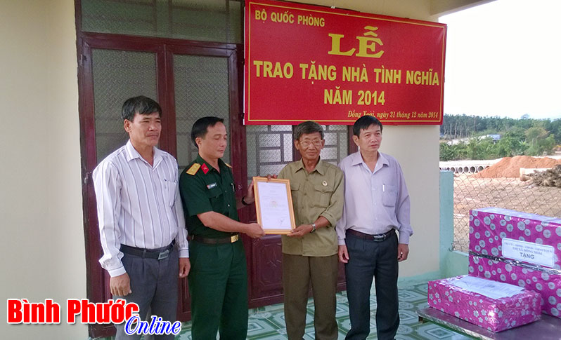 Bệnh binh Phạm Văn Ngừng được tặng nhà tình nghĩa