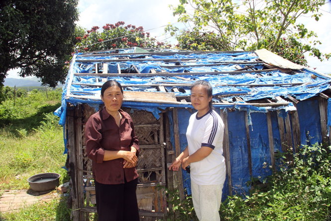 Mẹ con thủ khoa ... xin cơm ở chùa