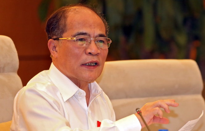 			Chủ tịch Quốc hội Nguyễn Sinh Hùng tại phiên họp ngày 10-8 - Ảnh: Lê Kiên