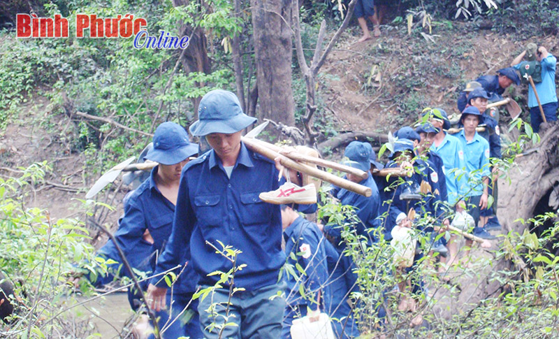 Hành trình đi tìm liệt sĩ, nhà thơ “đi học”