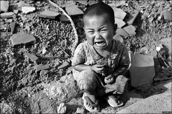 Cậu Bé 10 Tuổi Ở Tokyo Kể Chuyện Về Người Sống Sót Sau Vụ Bom Nguyên Tử – Hibakusha