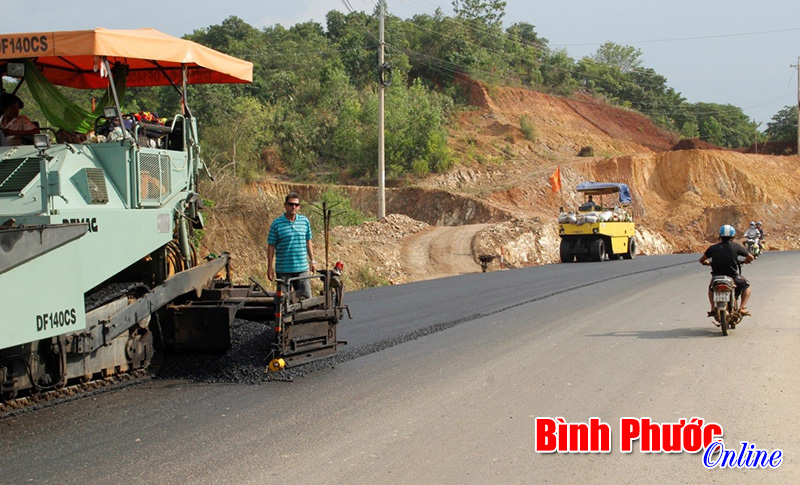 Chùm ảnh về những người không nghỉ trên Quốc lộ 14