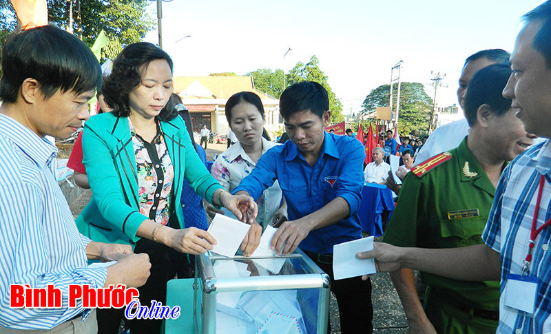 Lộc Ninh tổ chức ngày hội “Hành động vì người nghèo”