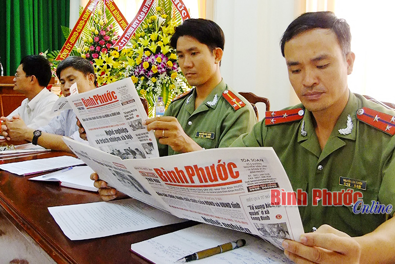 B&aacute;o B&igrave;nh Phước l&agrave; một trong những k&ecirc;nh quan trọng để đưa nghị quyết của Đảng v&agrave;o cuộc sống - Ảnh: Sỹ H&ograve;a