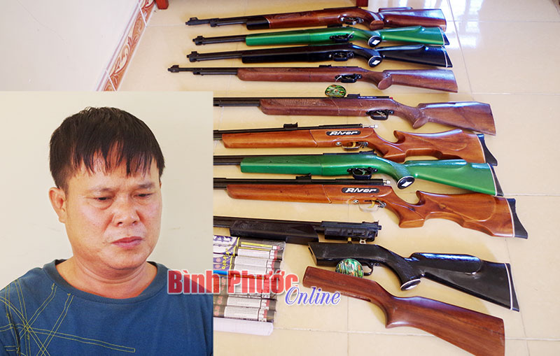 Lê Văn Thành và số súng bị cơ quan công an thu giữ