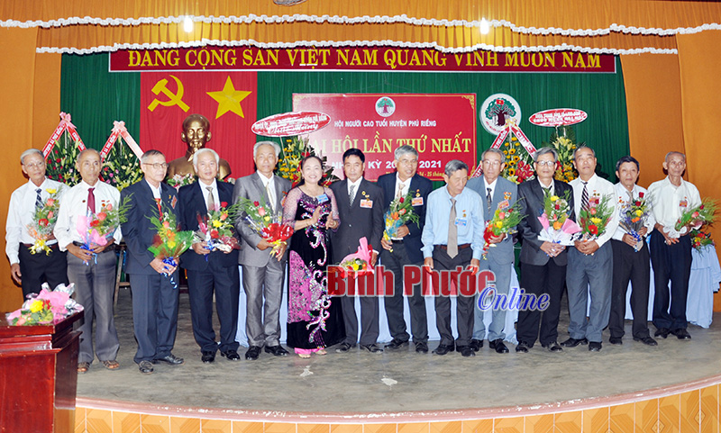 Ban Chấp hành Hội NCT huyện Phú Riềng ra măt đại hội