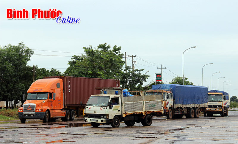 Sau một năm thực hiện Luật Hải quan: Nhiều thuận lợi trong xuất, nhập khẩu