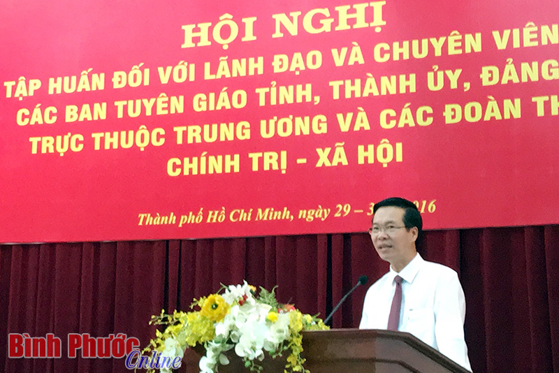 Trưởng ban Tuy&ecirc;n gi&aacute;o Trung ương V&otilde; Văn Thưởng ph&aacute;t biểu tại hội nghị