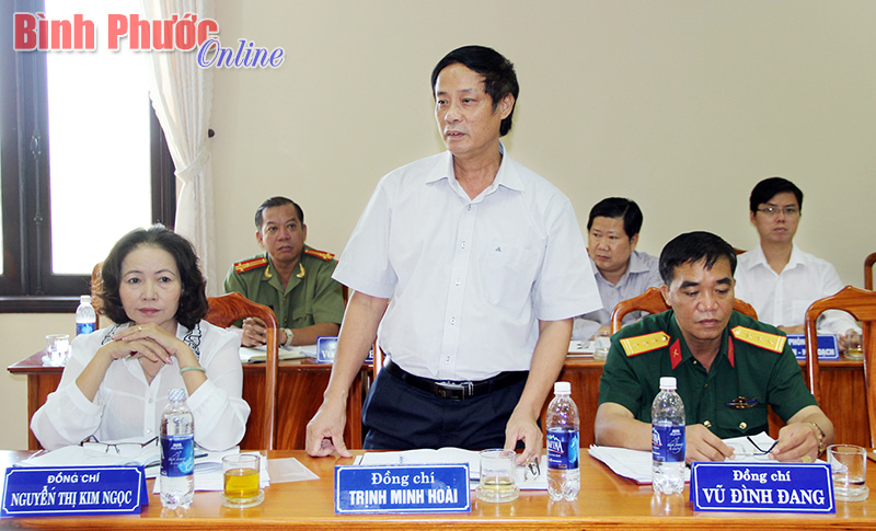 Chủ tịch UBND huyện Hớn Quản Trịnh Minh Ho&agrave;i kiến nghị tại buổi l&agrave;m việc với Thường trực Tỉnh ủy