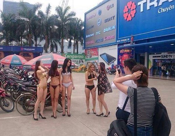 Xử phạt Công ty Trần Anh vì cho người mẫu mặc bikini tiếp thị