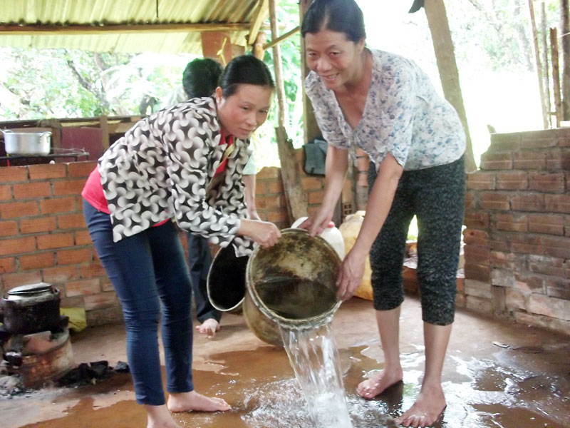 Y tế thôn bản mong được hỗ trợ bảo hiểm y tế