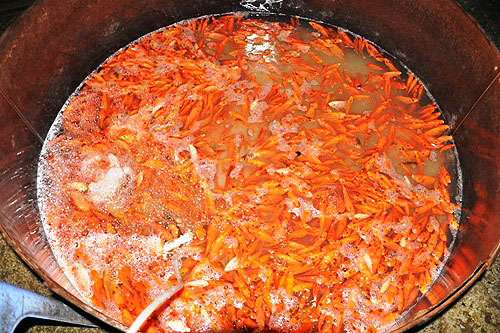 bạt ngàn cá chép tiễn ông Táo, giá cá thấp kỷ lục