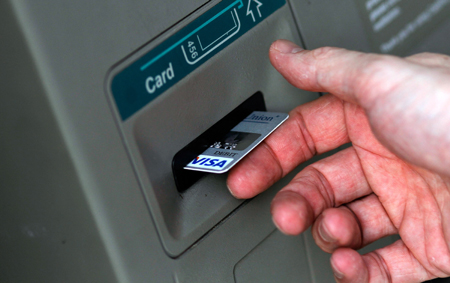 Trăn trở dịch vụ ATM dịp Tết