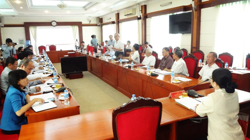 Cử tri bức xúc chuyện xây dựng sân golf, sân bay Long Thành