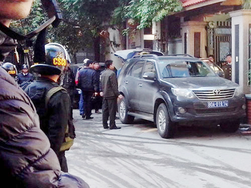 Truy tố đường d&acirc;y bu&ocirc;n lậu xăng dầu cực lớn ở miền Trung