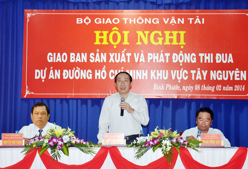 Tiến độ thi công chậm