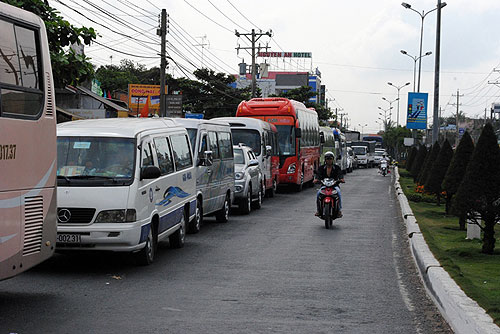 Nhọc nhằn tàu xe sau tết