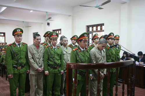 X&eacute;t xử ph&uacute;c thẩm vụ &ldquo;Quan t&agrave;i diễu phố&rdquo;