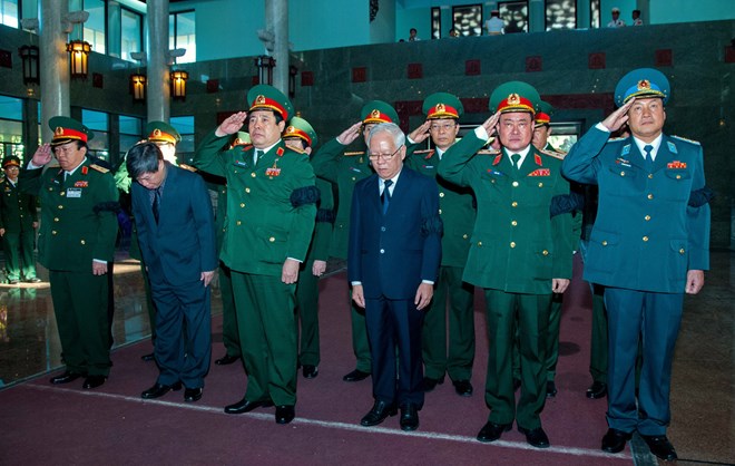 &Ocirc;ng Ph&ugrave;ng Quang Thanh, Ủy vi&ecirc;n Bộ Ch&iacute;nh trị, Ph&oacute; B&iacute; thư Qu&acirc;n ủy Trung ương, Bộ trưởng Bộ Quốc ph&ograve;ng, Trưởng Ban lễ tang viếng Thượng tướng Ph&ugrave;ng Thế T&agrave;i. (Ảnh: CTV/TTXVN)