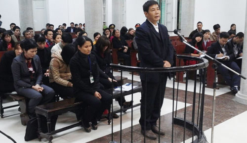 Nguy&ecirc;n Gi&aacute;m đốc Li&ecirc;m khai trước t&ograve;a - d