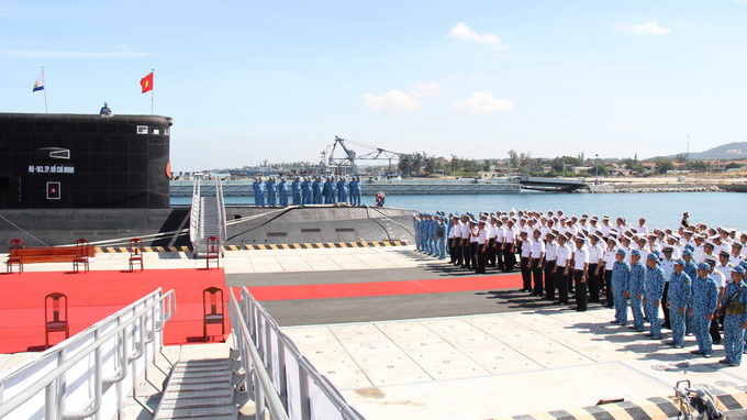 Đội h&igrave;nh tập luyện của t&agrave;u HQ-182