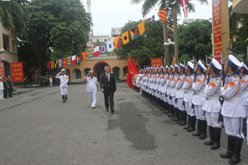 Bộ trưởng Bộ Quốc Ph&ograve;ng Ba Lan thăm qu&acirc;n chủng hải qu&acirc;n 2