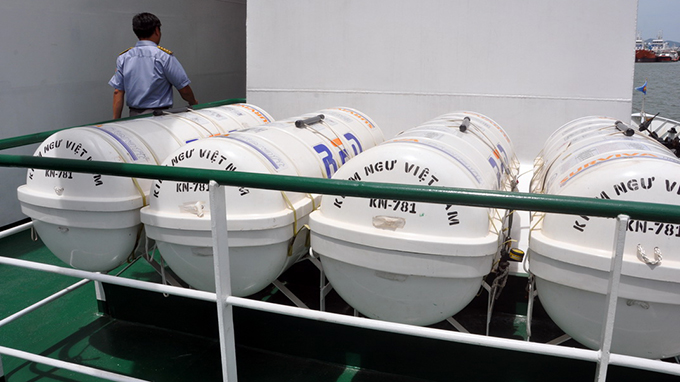 Hệ thống phao cứu sinh tự thổi tr&ecirc;n t&agrave;u KN 781