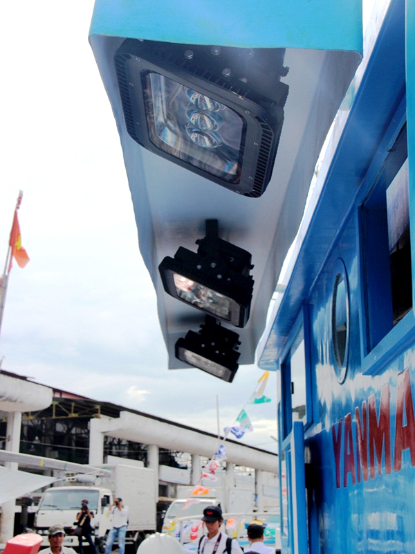 Sản phẩm cá ngừ tươi nguyên con sẽ xuất bằng đường hàng không đến các phiên chợ đấu giá thủy sản ở Nhật, giá khoảng 10 USD một kg (cao gấp năm lần so với giá cá ngừ đông lạnh xuất khẩu của Việt Nam hiện nay).