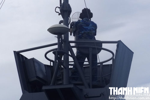 Xạ thủ ph&ograve;ng kh&ocirc;ng trực canh bầu trời