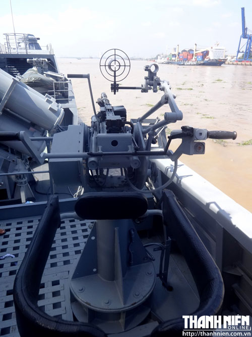 Ph&aacute;o ph&ograve;ng kh&ocirc;ng 2 b&ecirc;n mạn t&agrave;u