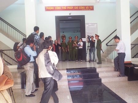 Vụ &aacute;n thu h&uacute;t sự quan t&acirc;m của b&aacute;o ch&iacute;.