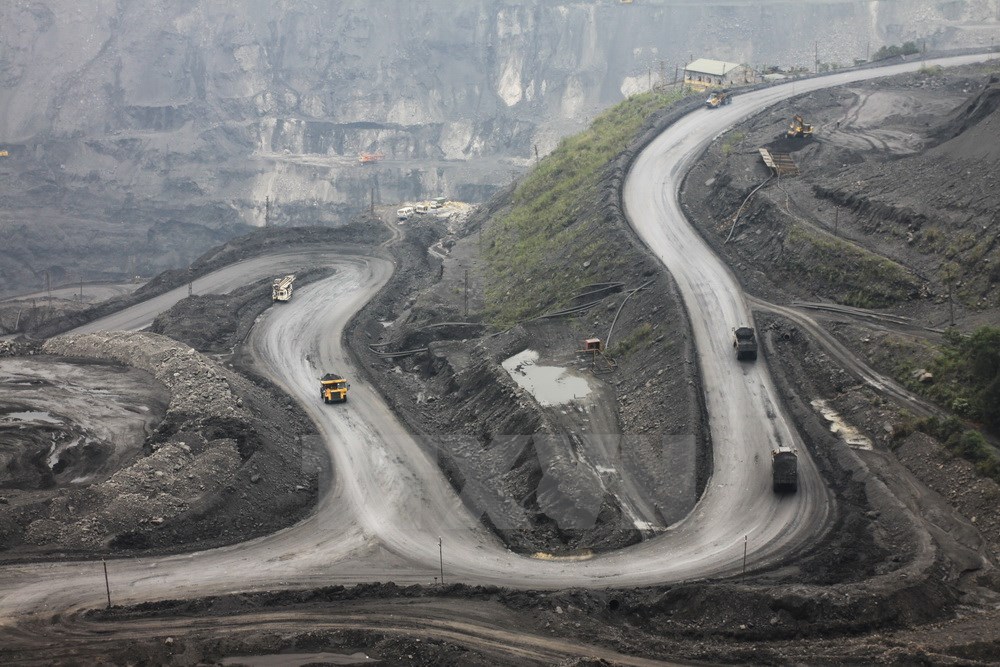 Tăng trưởng kinh tế vượt mục ti&ecirc;u đề ra