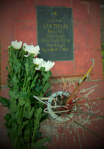 Kỹ sư địa chất lấy thân mình che lựu đạn