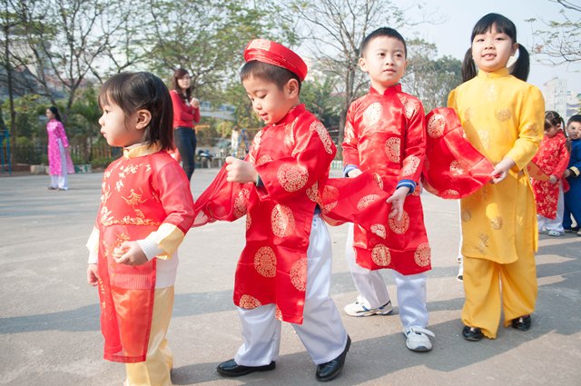 Bi hài chuyện trẻ con ngày Tết