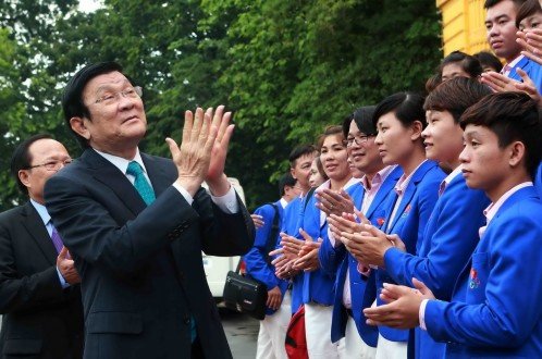 Chủ tịch nước Trương Tấn Sang gặp mặt các vận động viên Việt Nam để chúc mừng thành tích của đoàn thể thao Việt Nam tại SEA Games 28 - Ảnh: Nam Khánh